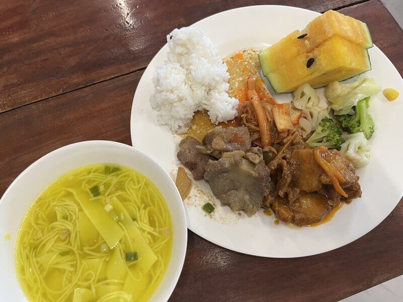 學校餐點